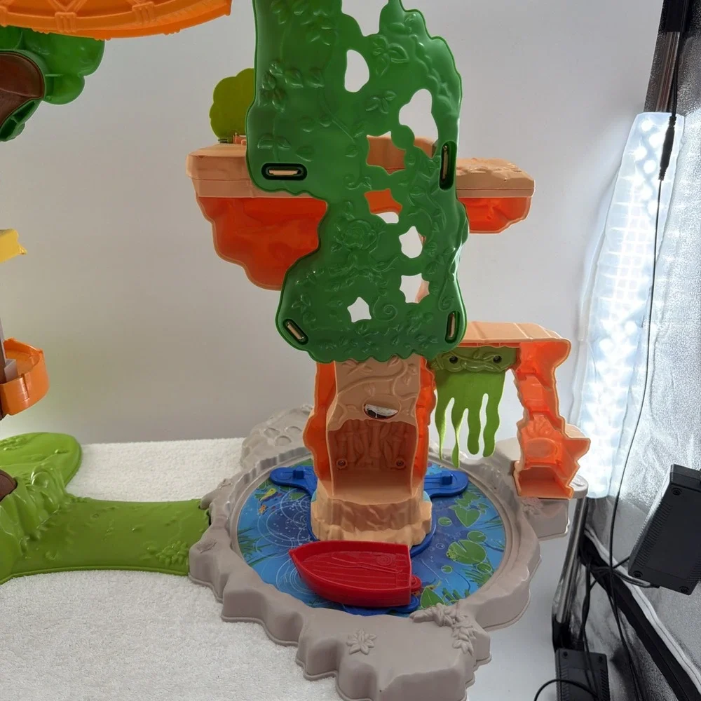 Fisher-Price Little People Share & Care Safari Interactive Playset works